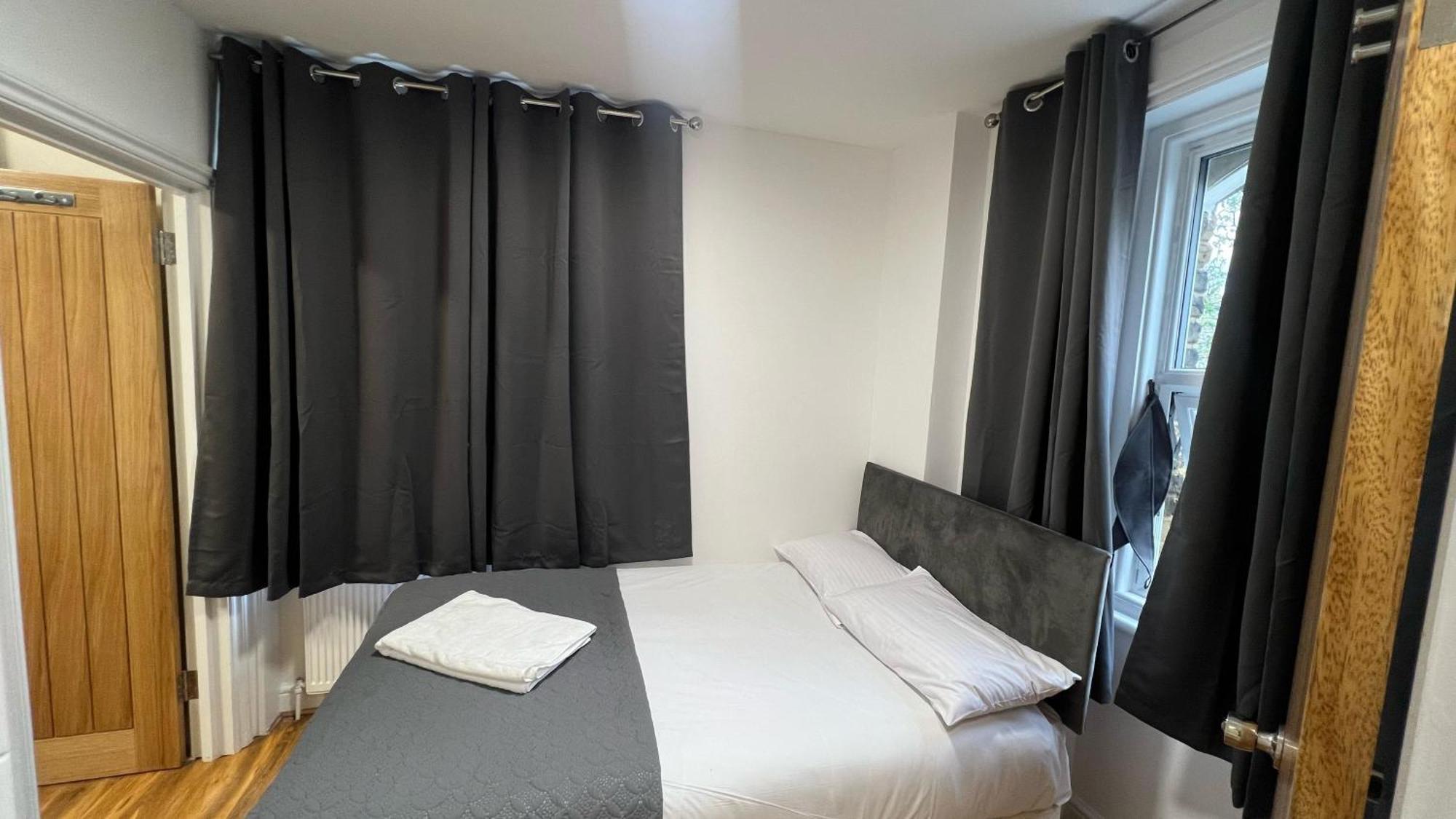 World Hotel Лондон Экстерьер фото