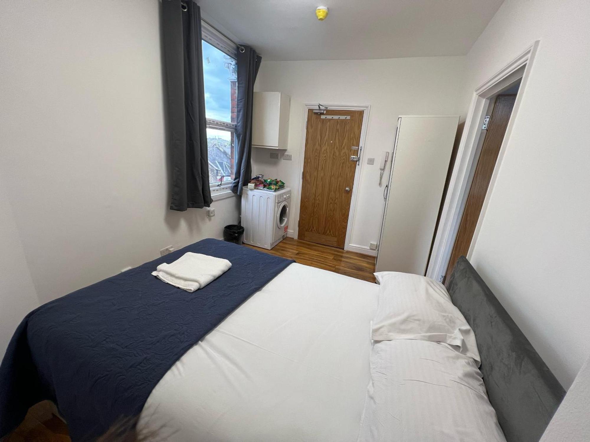 World Hotel Лондон Экстерьер фото