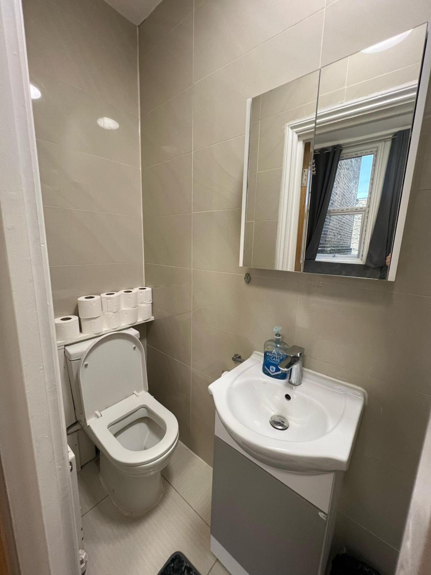 World Hotel Лондон Экстерьер фото