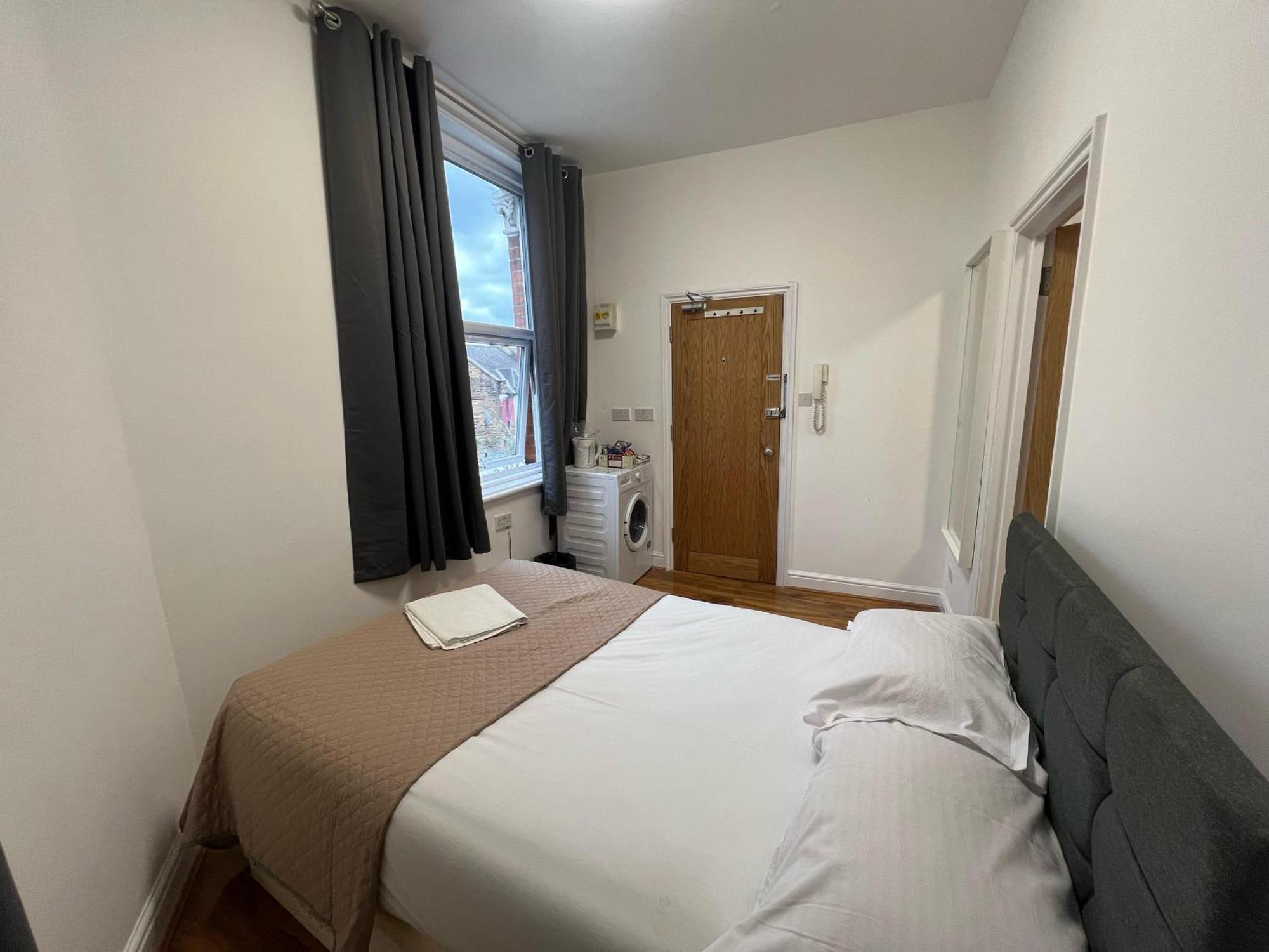 World Hotel Лондон Экстерьер фото