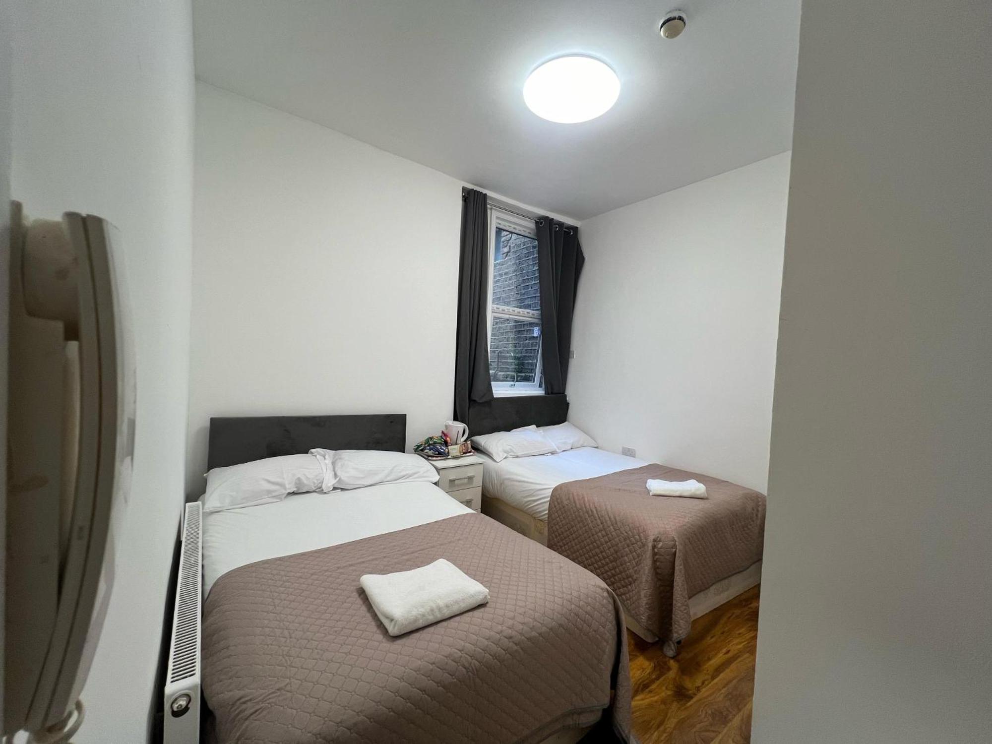 World Hotel Лондон Экстерьер фото