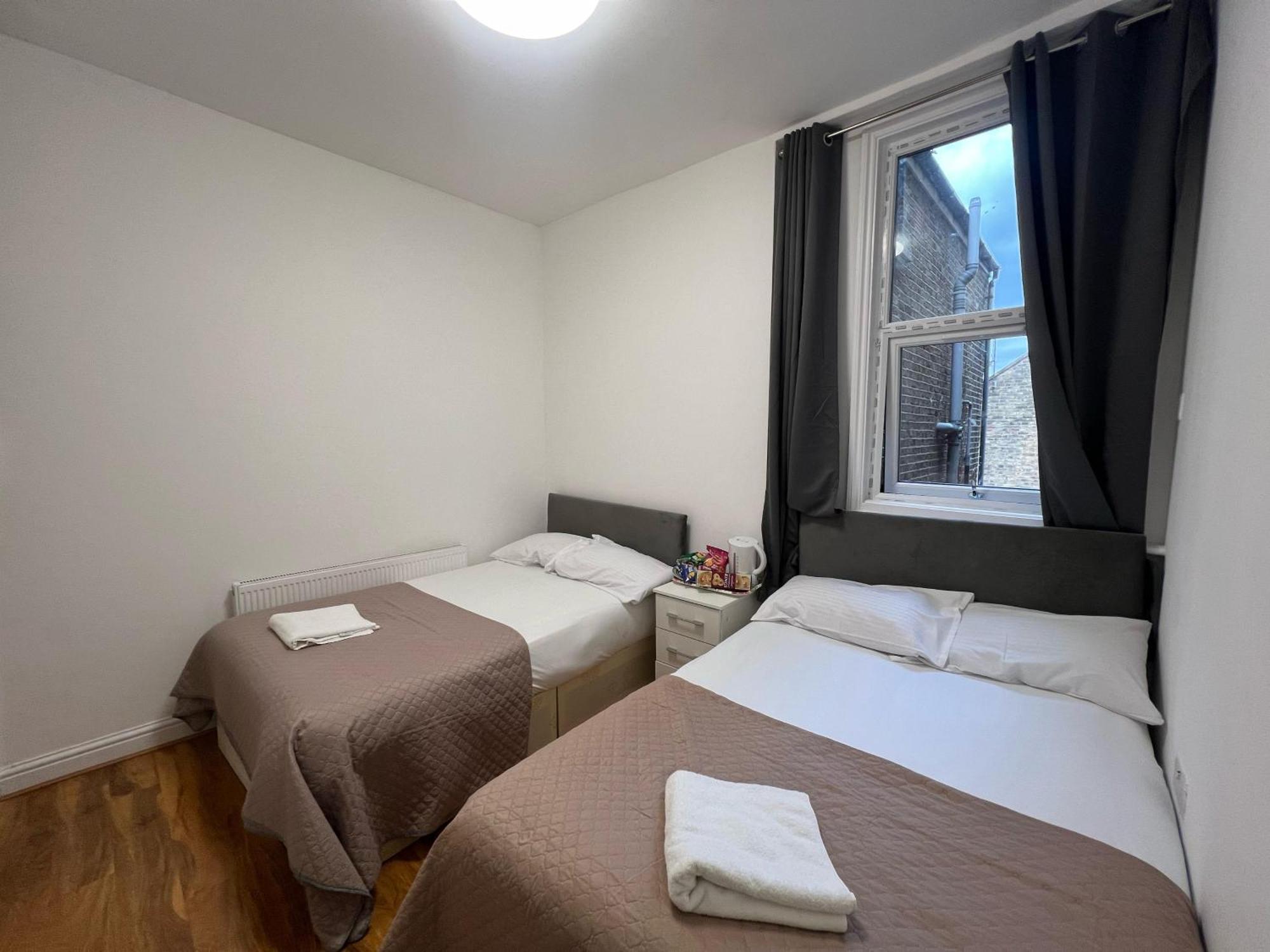 World Hotel Лондон Экстерьер фото